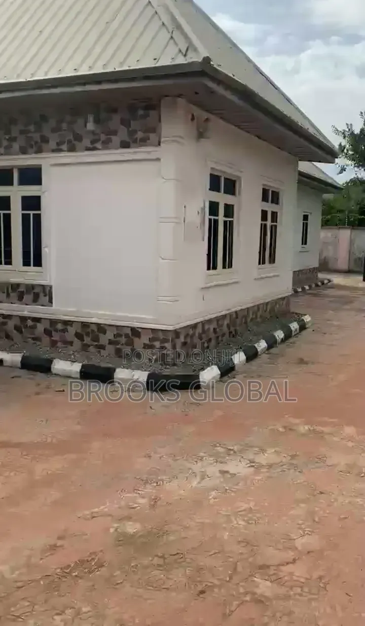 3bdrm Bungalow in Benin City for sale in Benin City