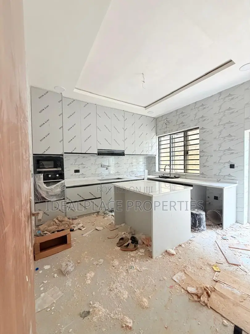 4bdrm Duplex in Adeniyi Jones for sale in Adeniyi Jones