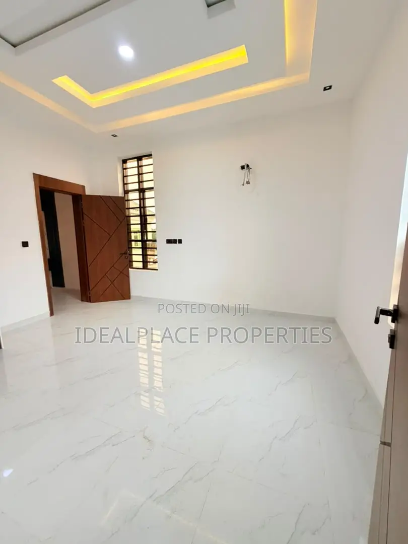 4bdrm Duplex in Oko-Oba for sale in Oko-Oba