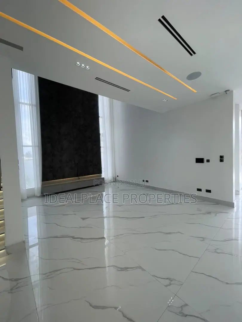 5bdrm Duplex in Osapa london for sale in Osapa london