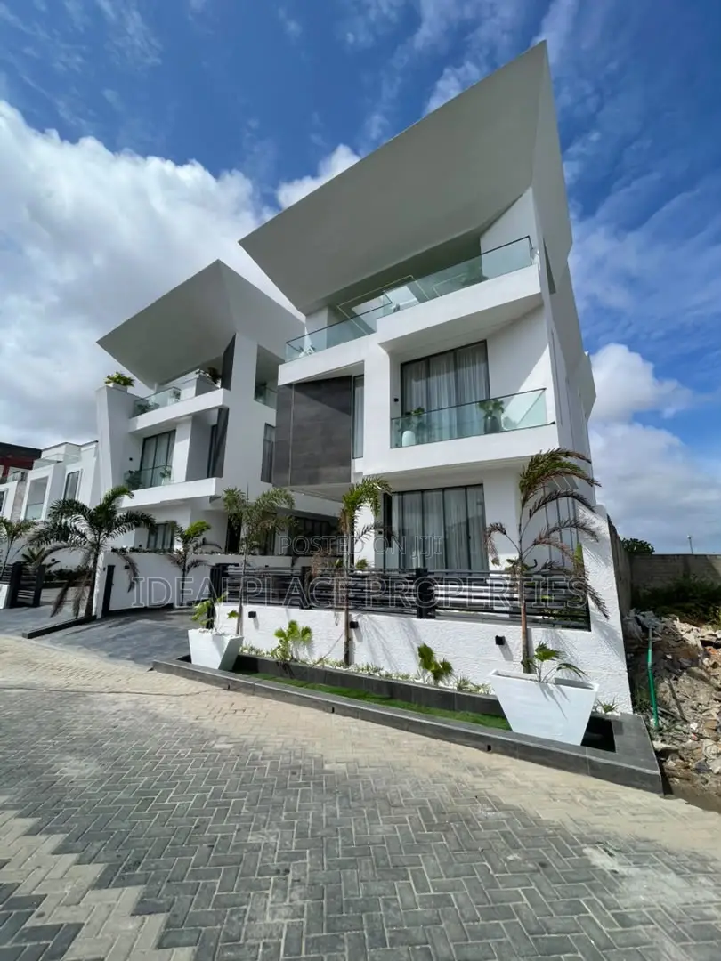 5bdrm Duplex in Osapa london for sale in Osapa london