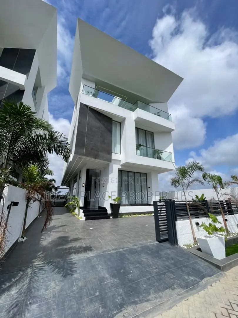 5bdrm Duplex in Osapa london for sale in Osapa london