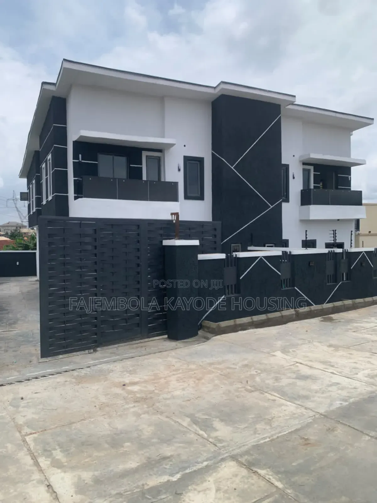 5bdrm Duplex in Eleyele for sale in Eleyele