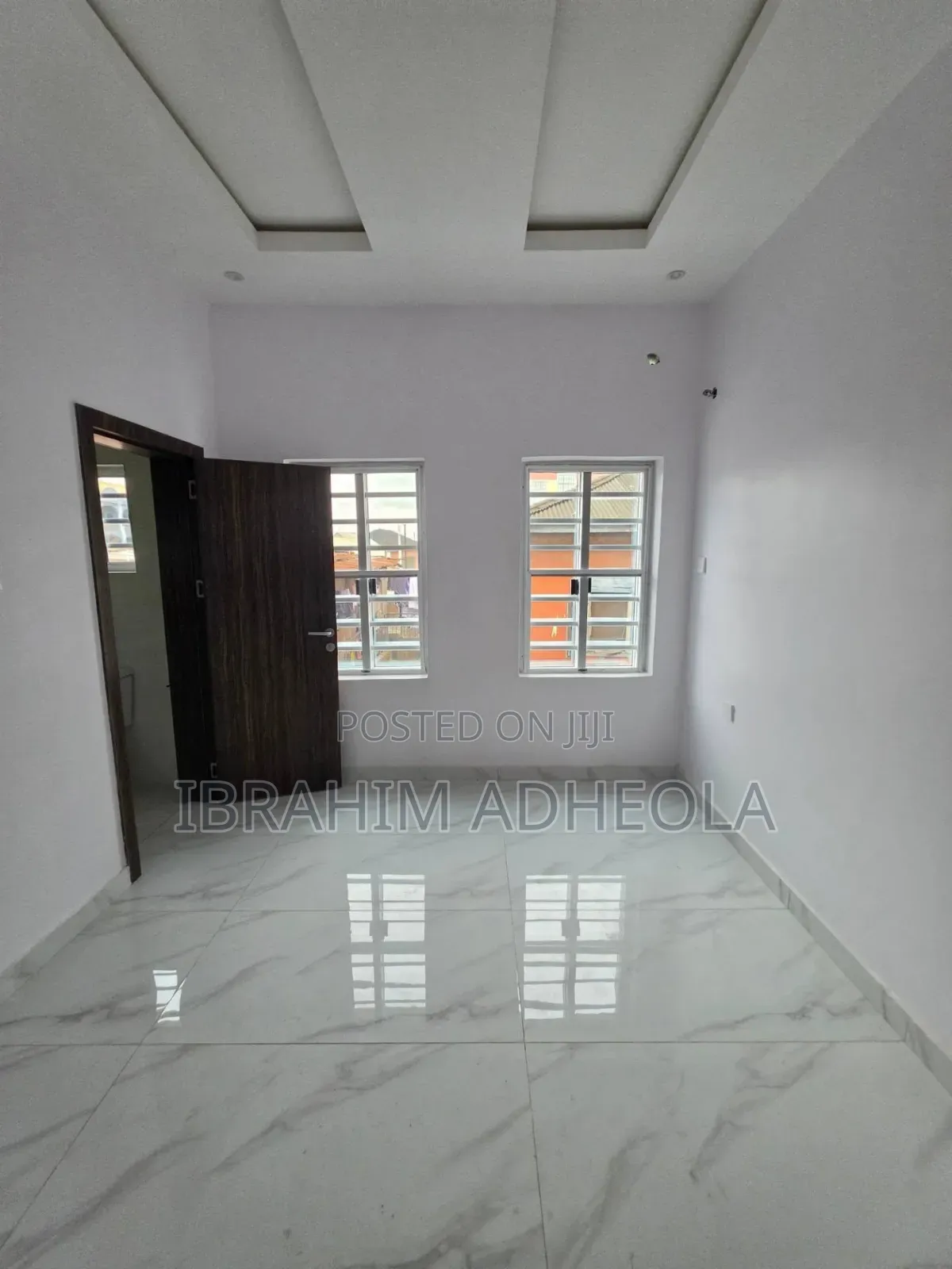 3bdrm Duplex in Agege, Pen Cinema for sale in Pen Cinema