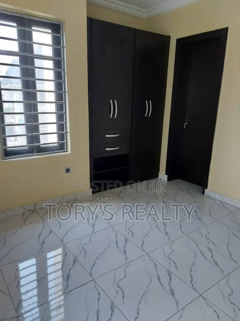 2bdrm Apartment in Chevron for rent in Chevron