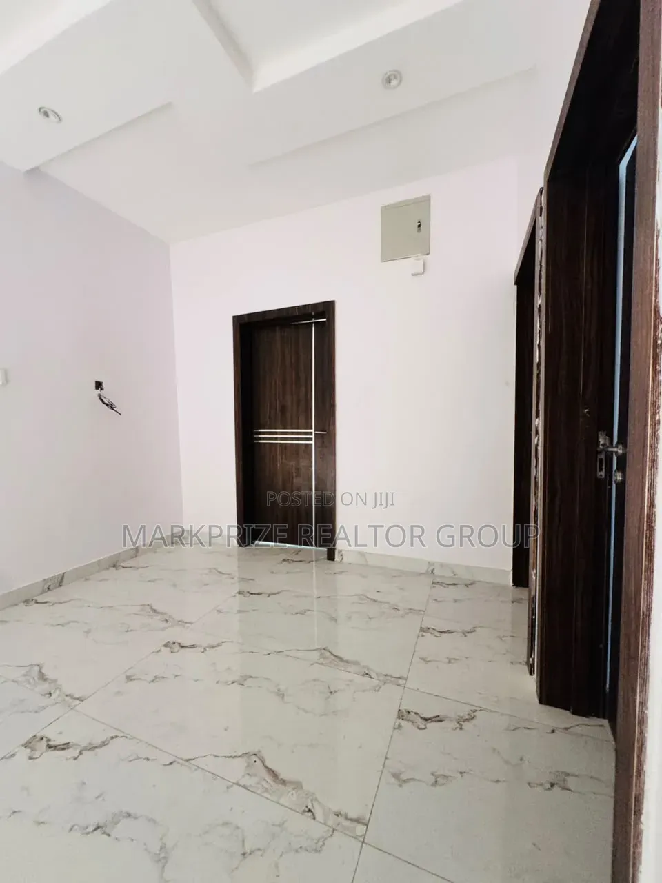 3bdrm Duplex in Agege Lagos, Oko-Oba for sale in Oko-Oba