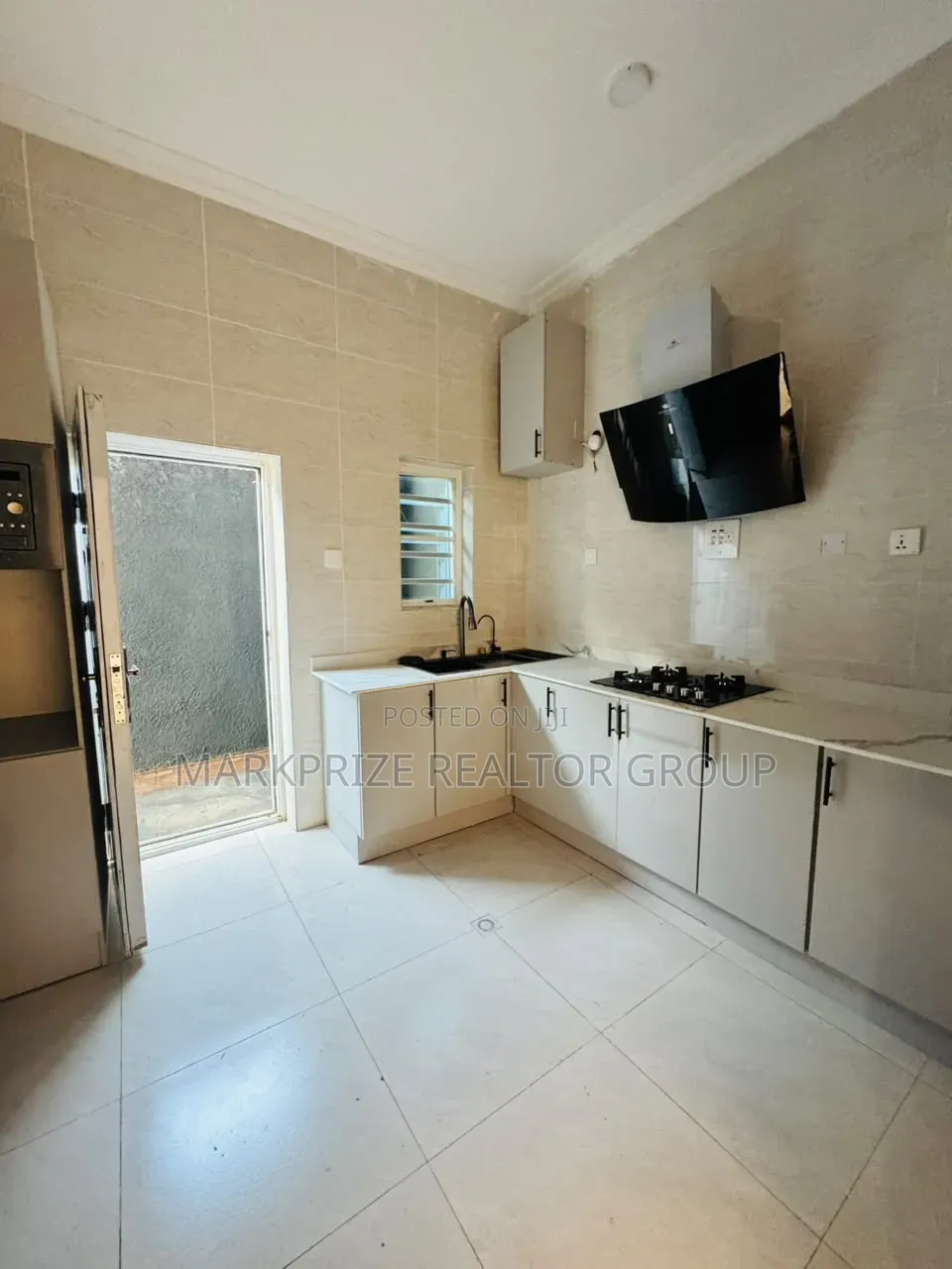 3bdrm Duplex in Agege Lagos, Oko-Oba for sale in Oko-Oba