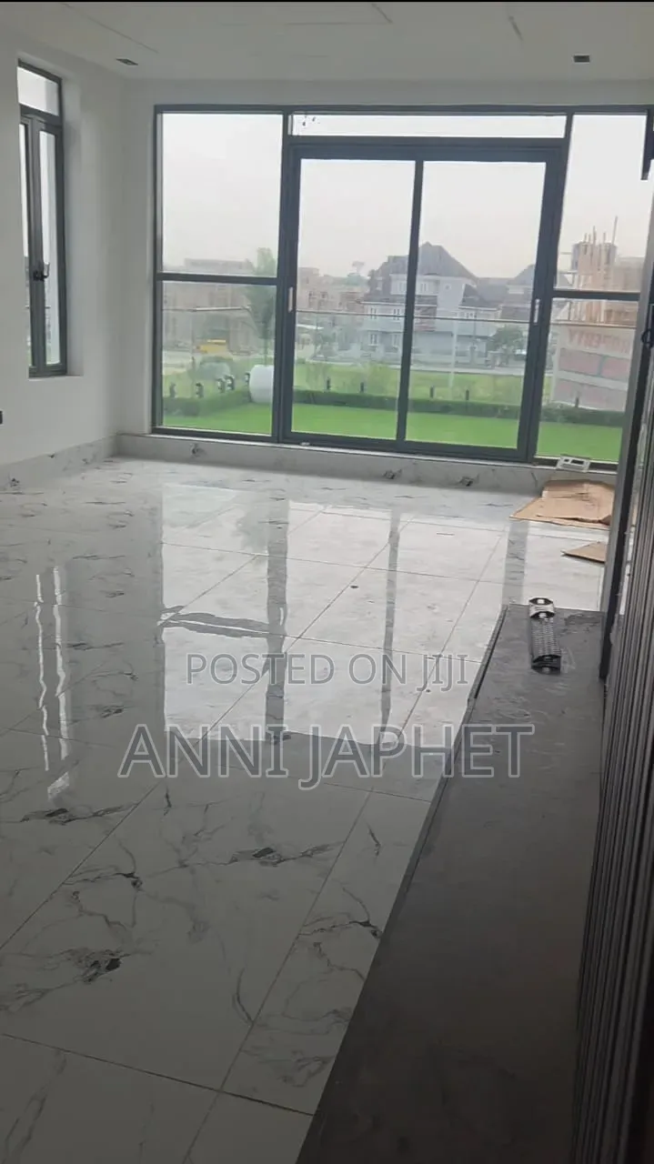 5bdrm Duplex in Diamond Estate, Sangotedo for sale in Sangotedo