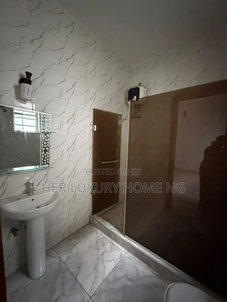 1bdrm Shared Apartment in Ikota Villa for rent in Ikota
