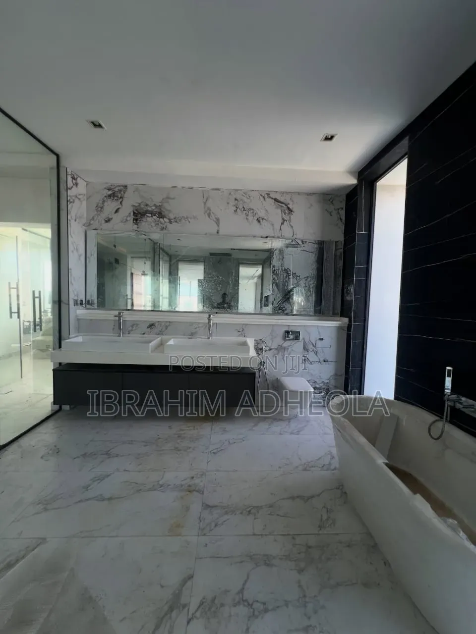 5bdrm Duplex in Osapa London for sale in Osapa london
