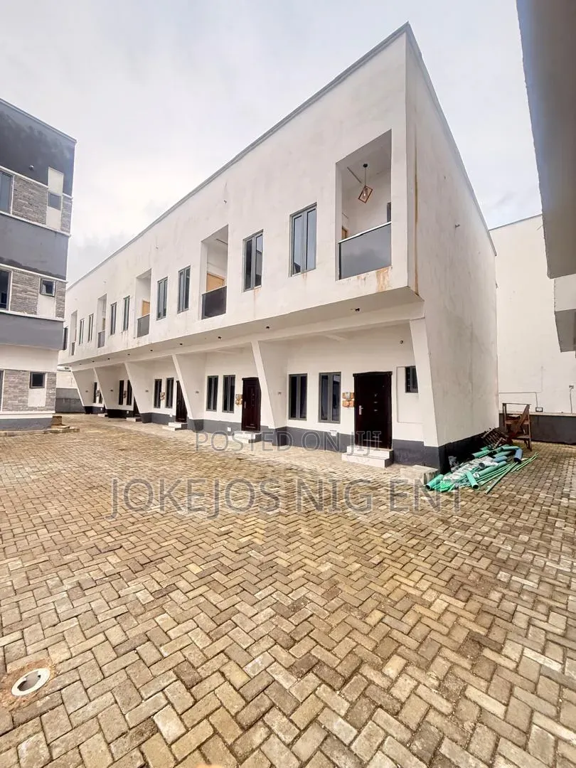 3bdrm Townhouse/Terrace in Mobile Road, VGC / Ajah for sale in VGC / Ajah