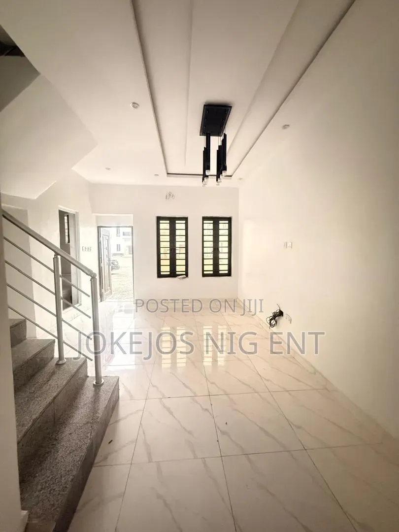 3bdrm Townhouse/Terrace in Mobile Road, VGC / Ajah for sale in VGC / Ajah