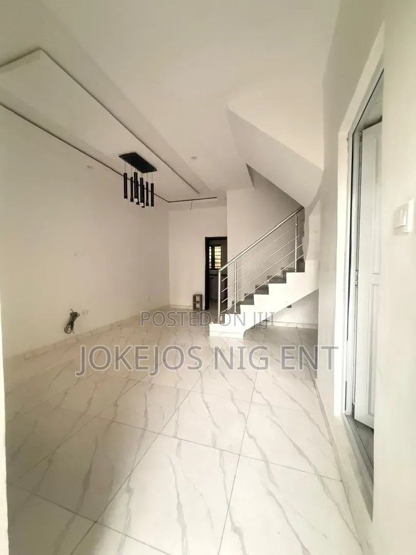 3bdrm Townhouse/Terrace in Mobile Road, VGC / Ajah for sale in VGC / Ajah