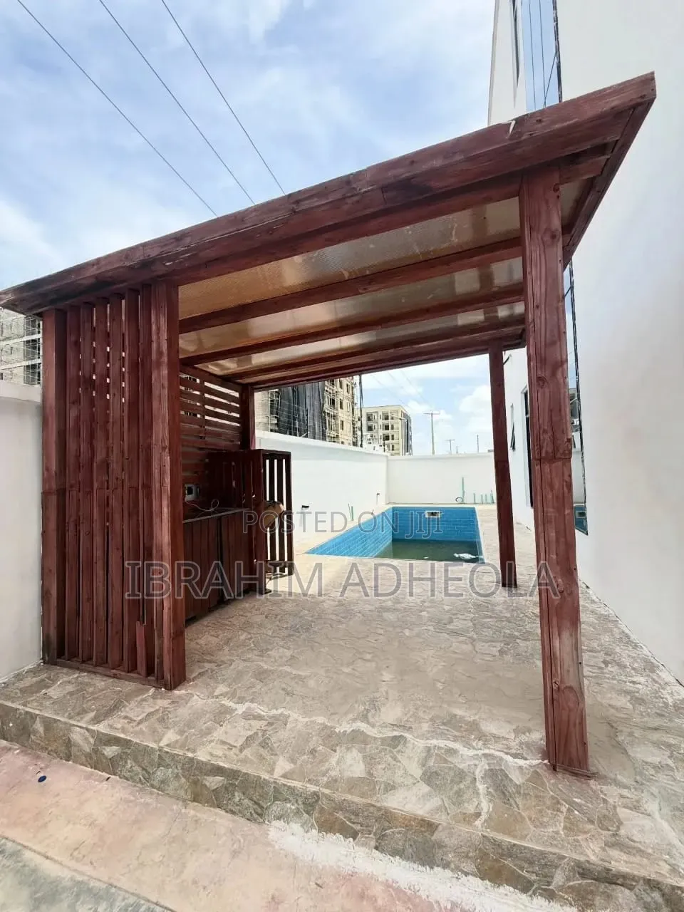 5bdrm Duplex in Lekki Phase1 for sale in Lekki Phase 1