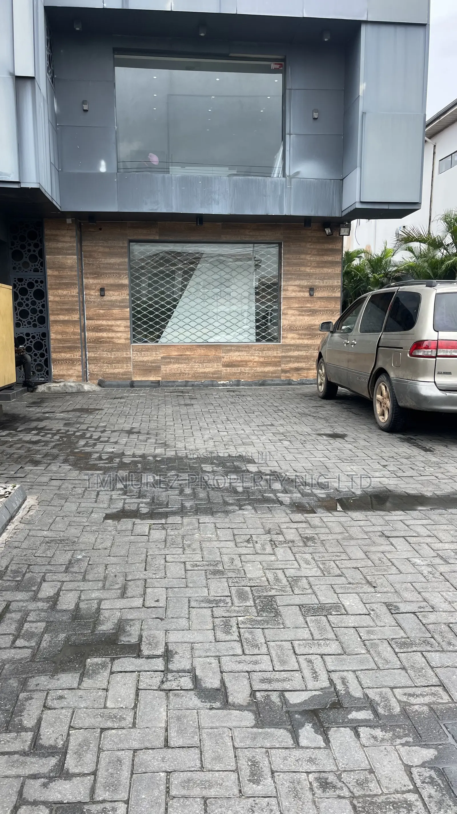 Showroom Shop at Main Lekki in Lekki