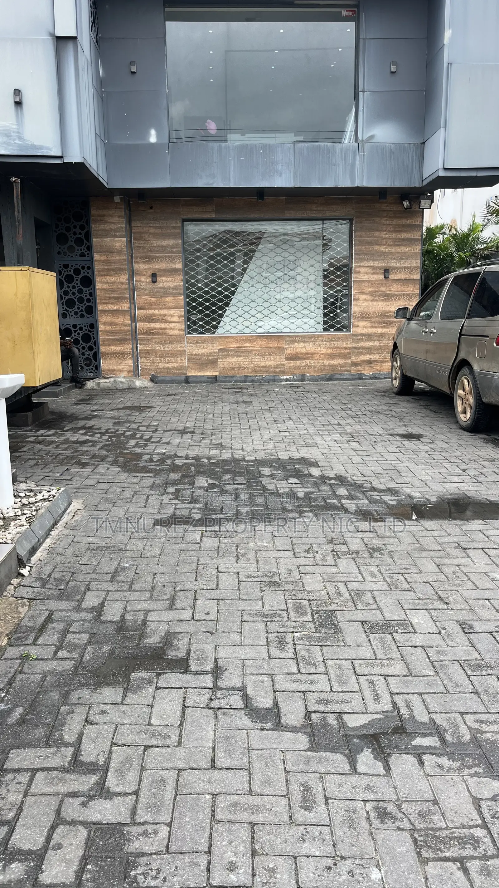 Showroom Shop at Main Lekki in Lekki