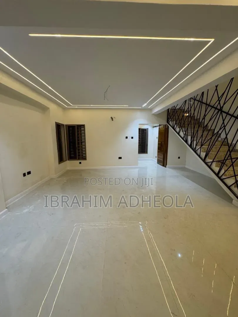 4bdrm Duplex in Punch Estate, Mangoro for sale in Mangoro