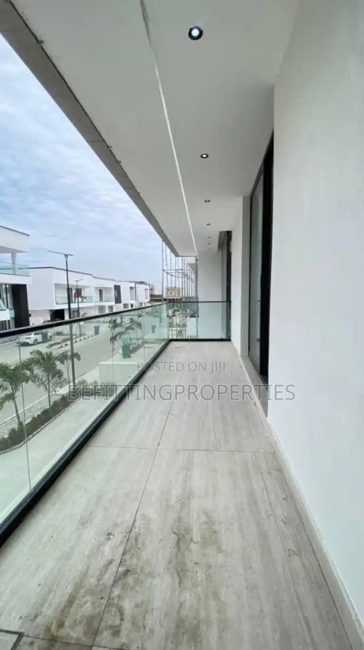 6bdrm Duplex in Lekki Phase 1 for sale in Lekki Phase 1