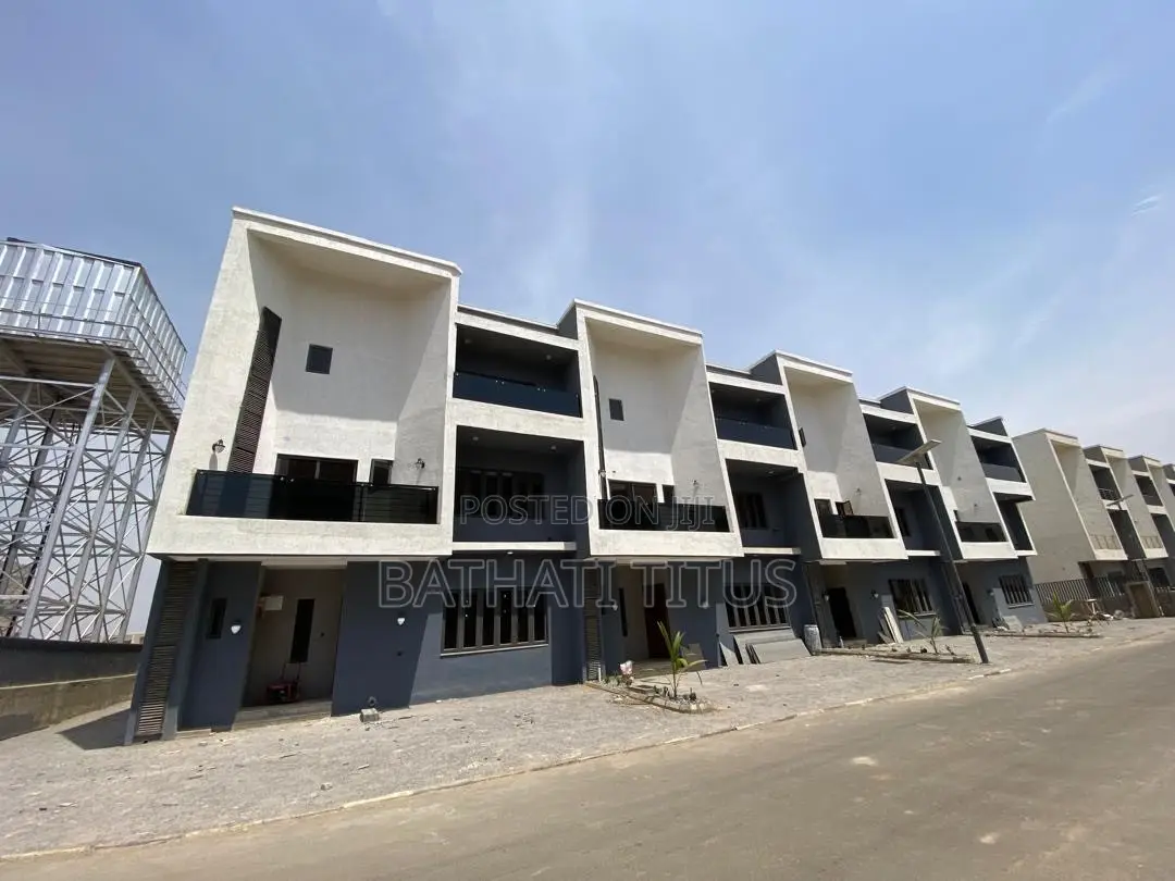 4bdrm Duplex in Kaura for sale in Kaura