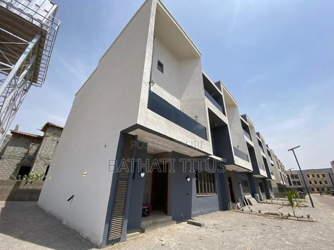 4bdrm Duplex in Kaura for sale in Kaura
