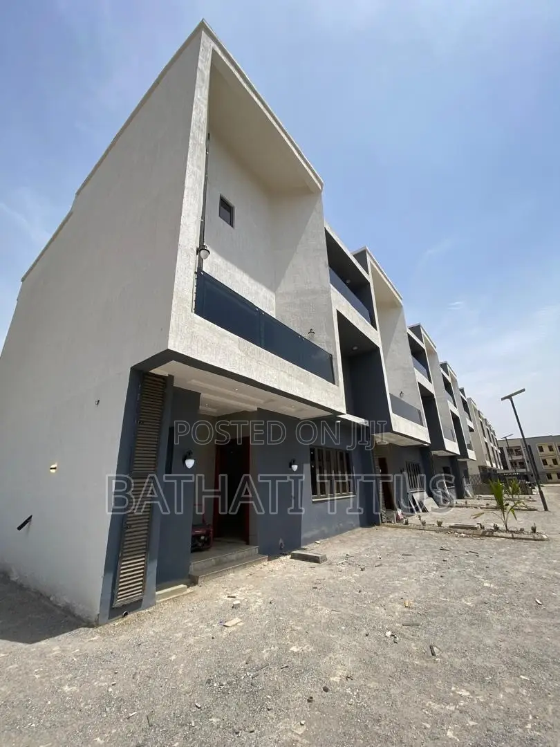 4bdrm Duplex in Kaura for sale in Kaura