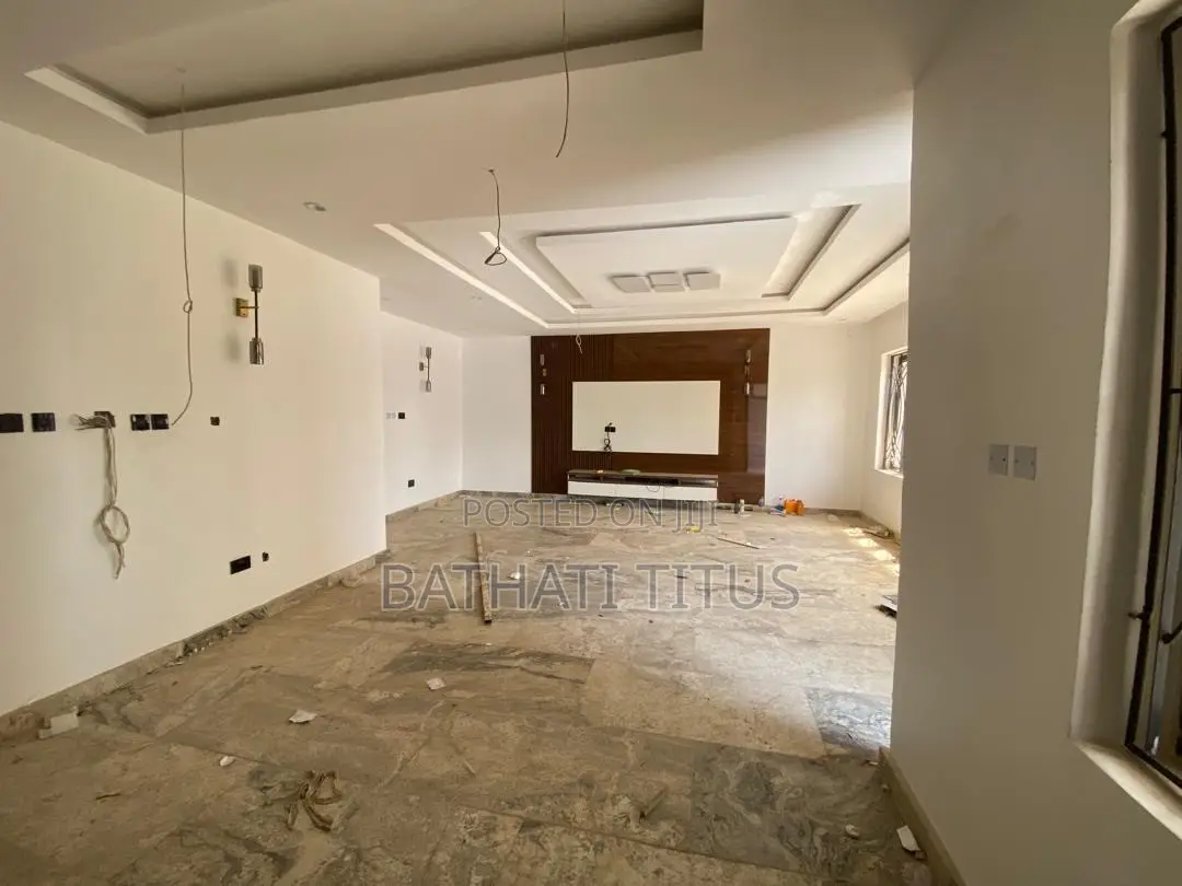 4bdrm Duplex in Kaura for sale in Kaura