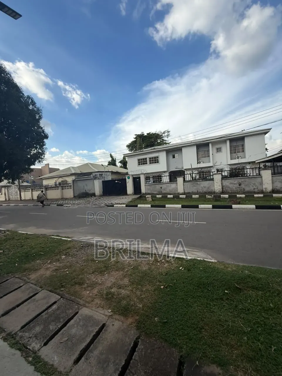 8bdrm Duplex in Zone 6 / Wuse for sale in Zone 6 / Wuse