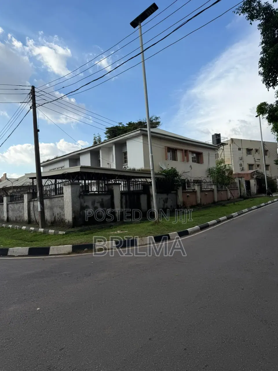 8bdrm Duplex in Zone 6 / Wuse for sale in Zone 6 / Wuse