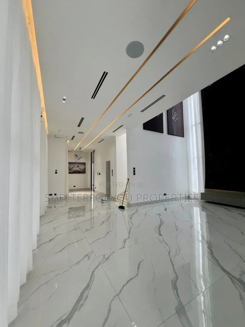 5bdrm Duplex in Osapa london for sale in Osapa london