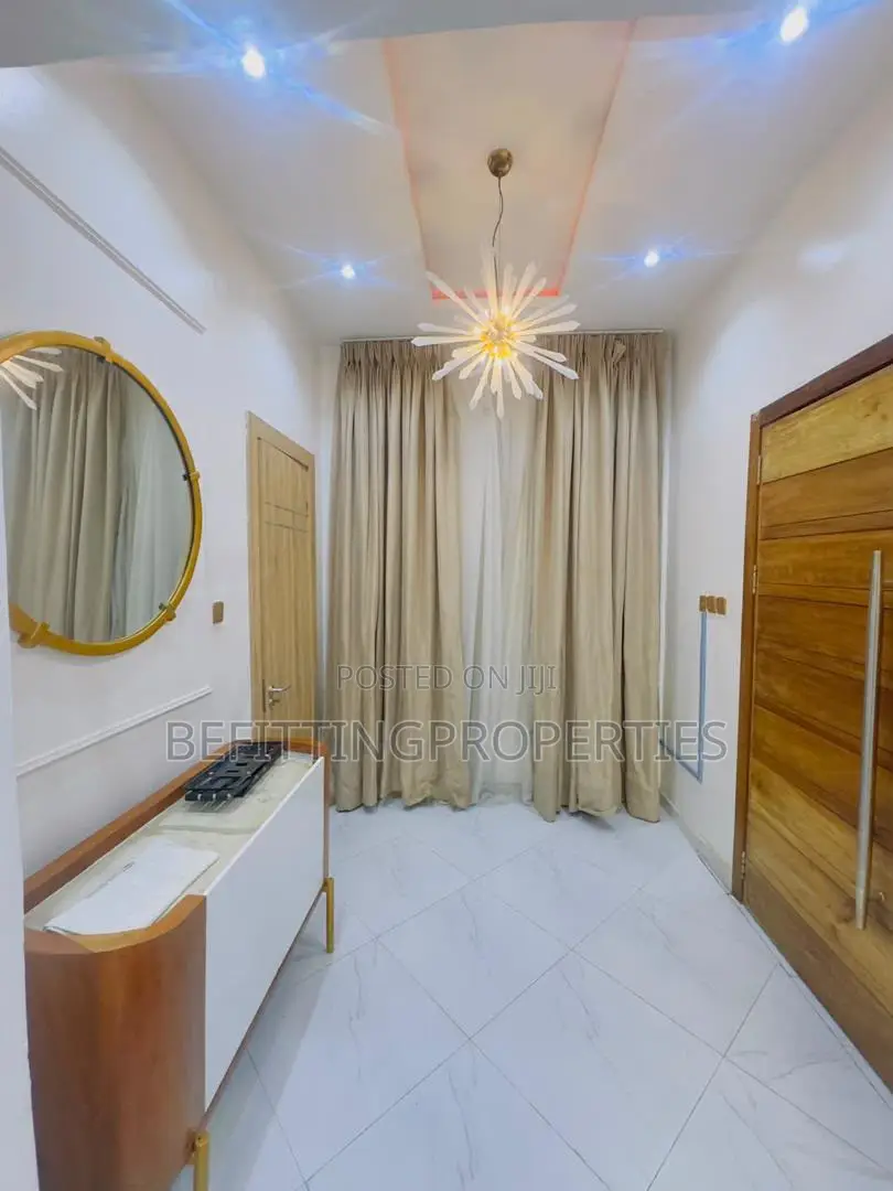 Furnished 5bdrm Duplex in Agungi for sale in Agungi