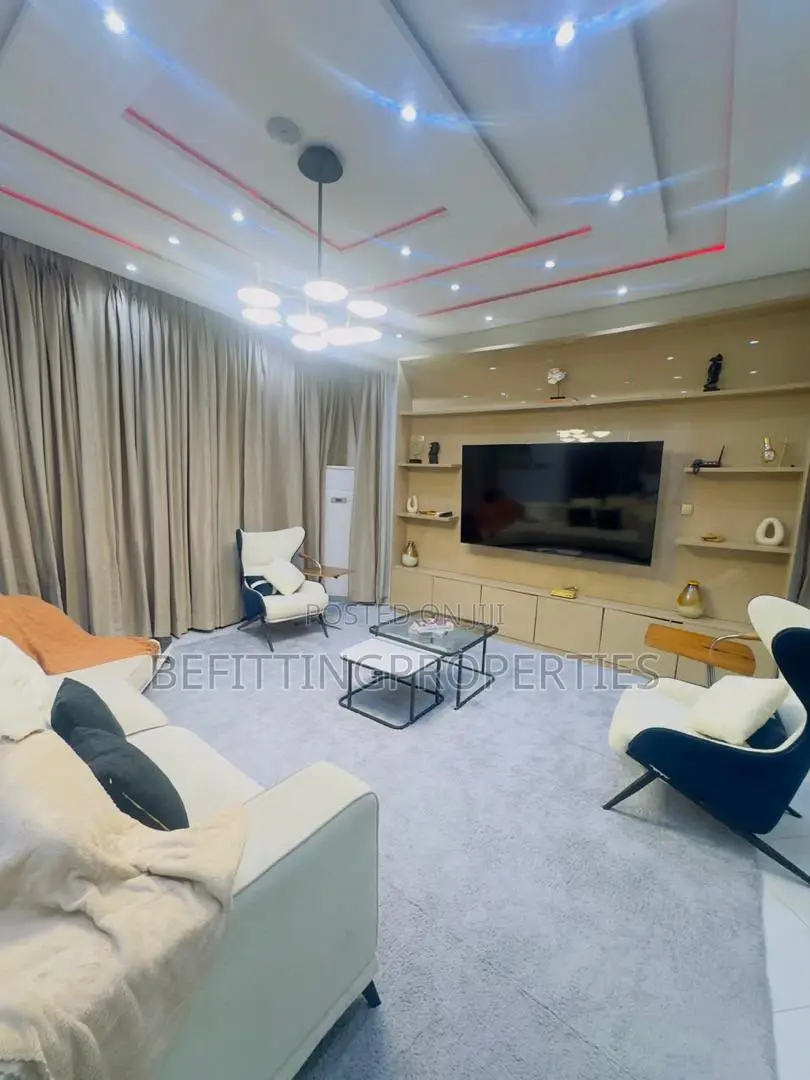 Furnished 5bdrm Duplex in Agungi for sale in Agungi