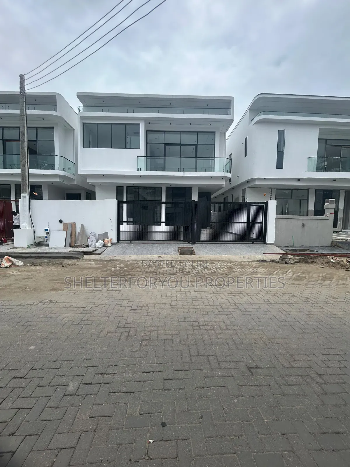 4bdrm Duplex in Lekki Expressway for sale in Lekki Expressway