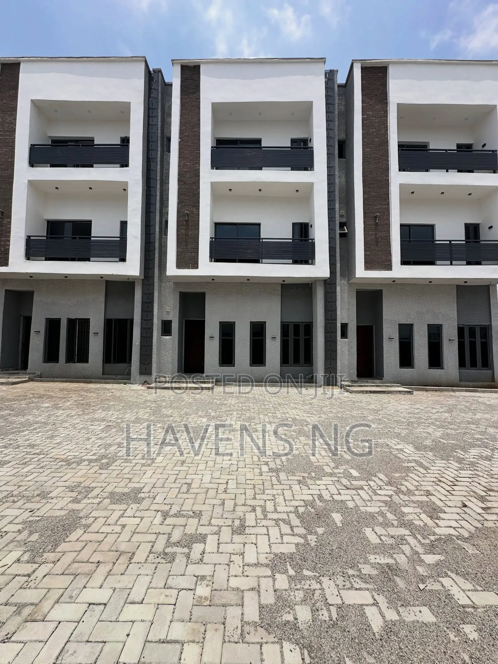 4bdrm Duplex in Jahi for sale in Jahi