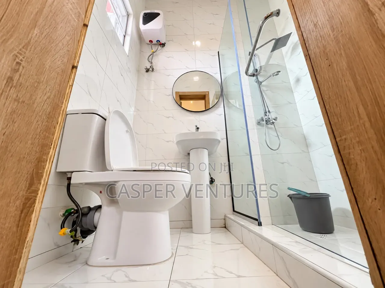 Colorful Studio Apartment With Pool Gym in Lekki Phase 2