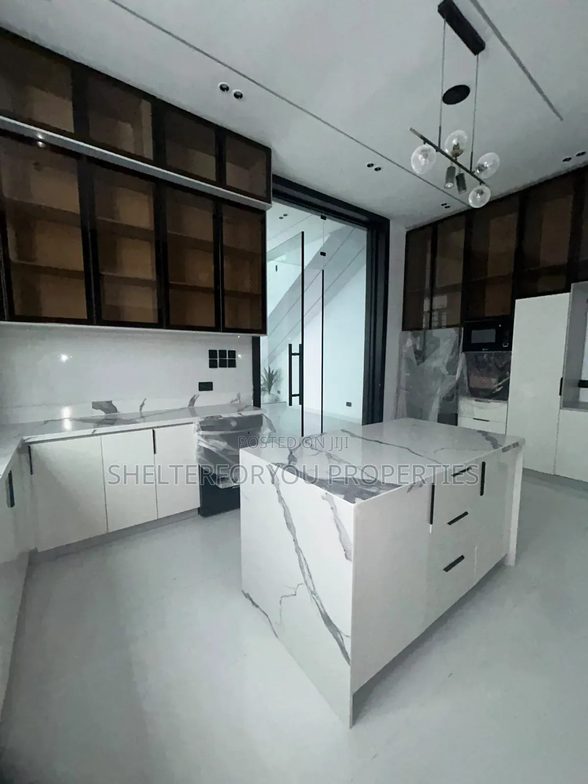 4bdrm Duplex in Lekki Expressway for sale in Lekki Expressway