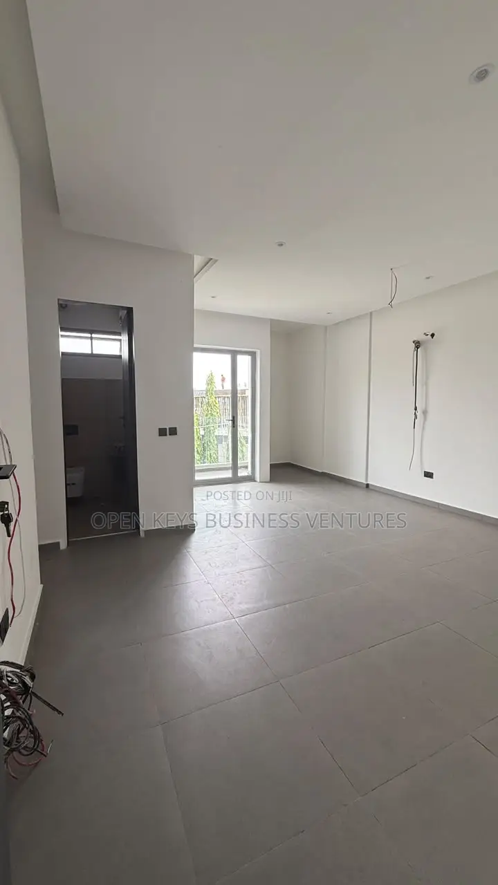 Furnished 3bdrm Duplex in Lekki Phase1 for sale in Lekki Phase 1