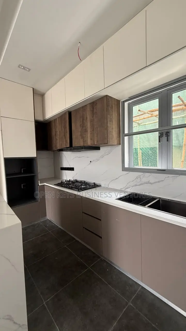 Furnished 3bdrm Duplex in Lekki Phase1 for sale in Lekki Phase 1