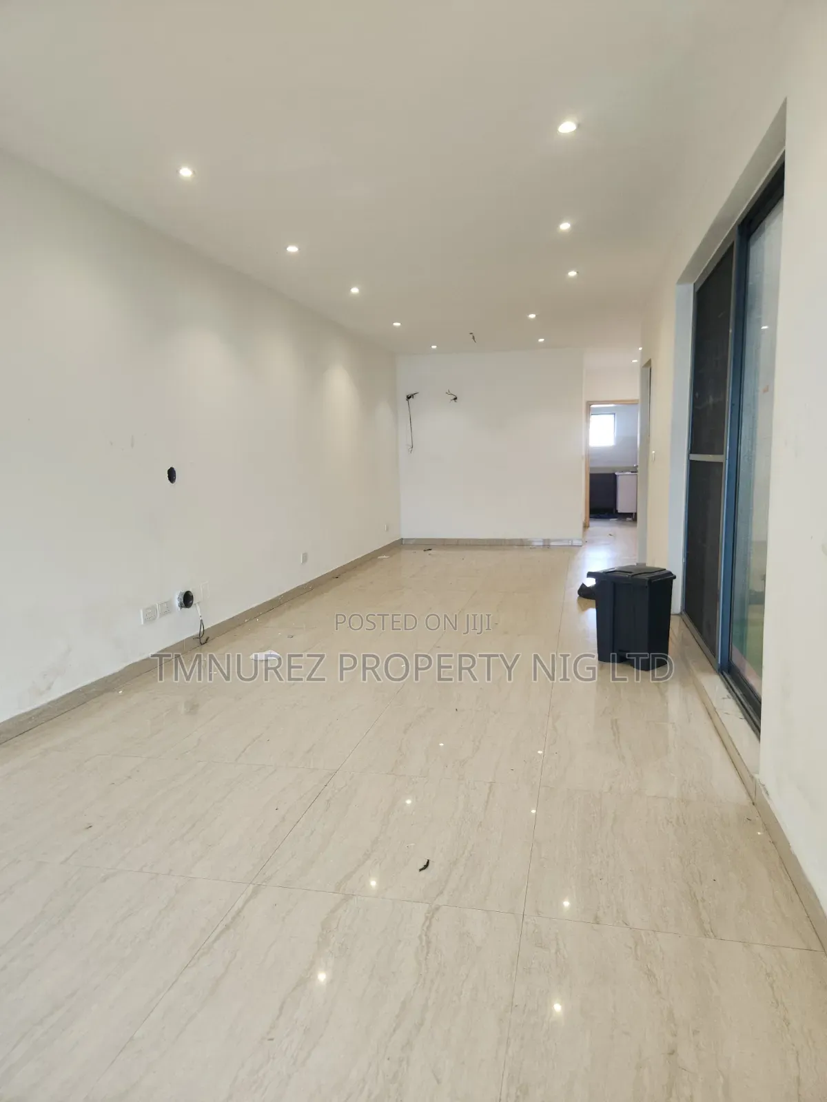 4bdrm Duplex in Chevron for rent in Chevron