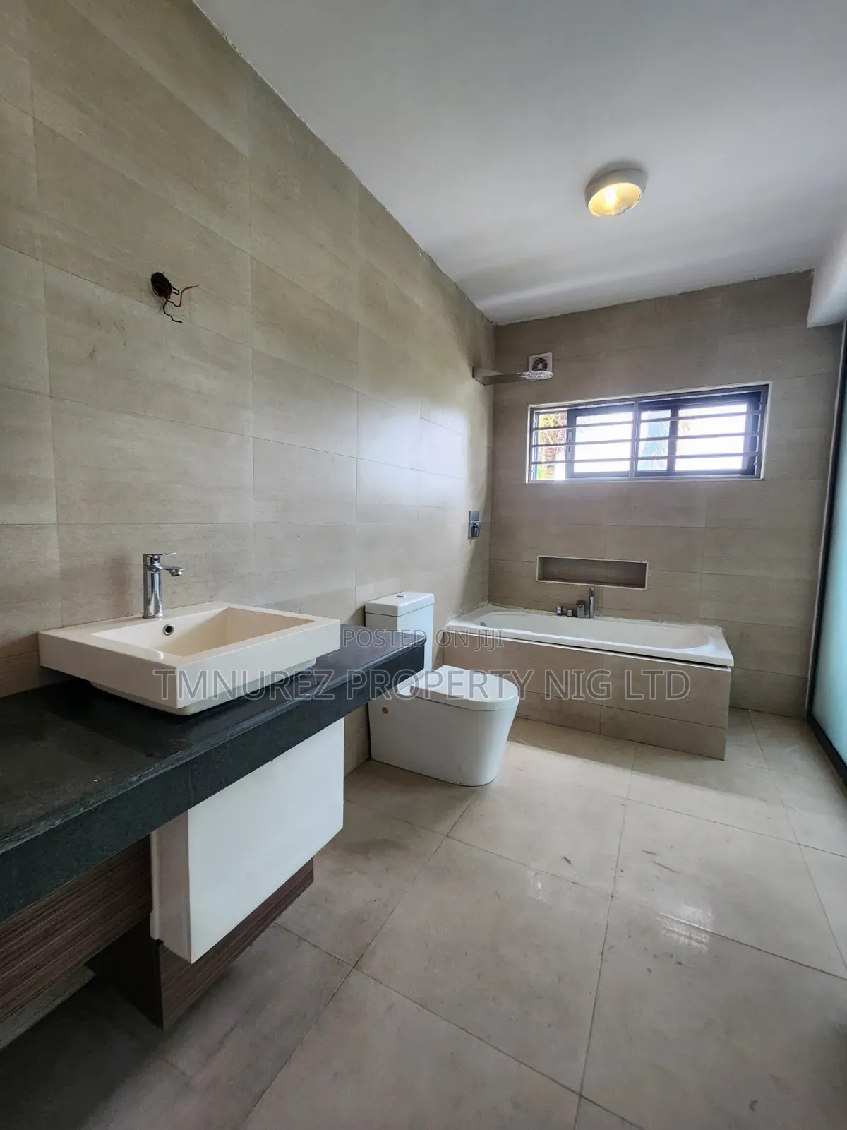 4bdrm Duplex in Chevron for rent in Chevron