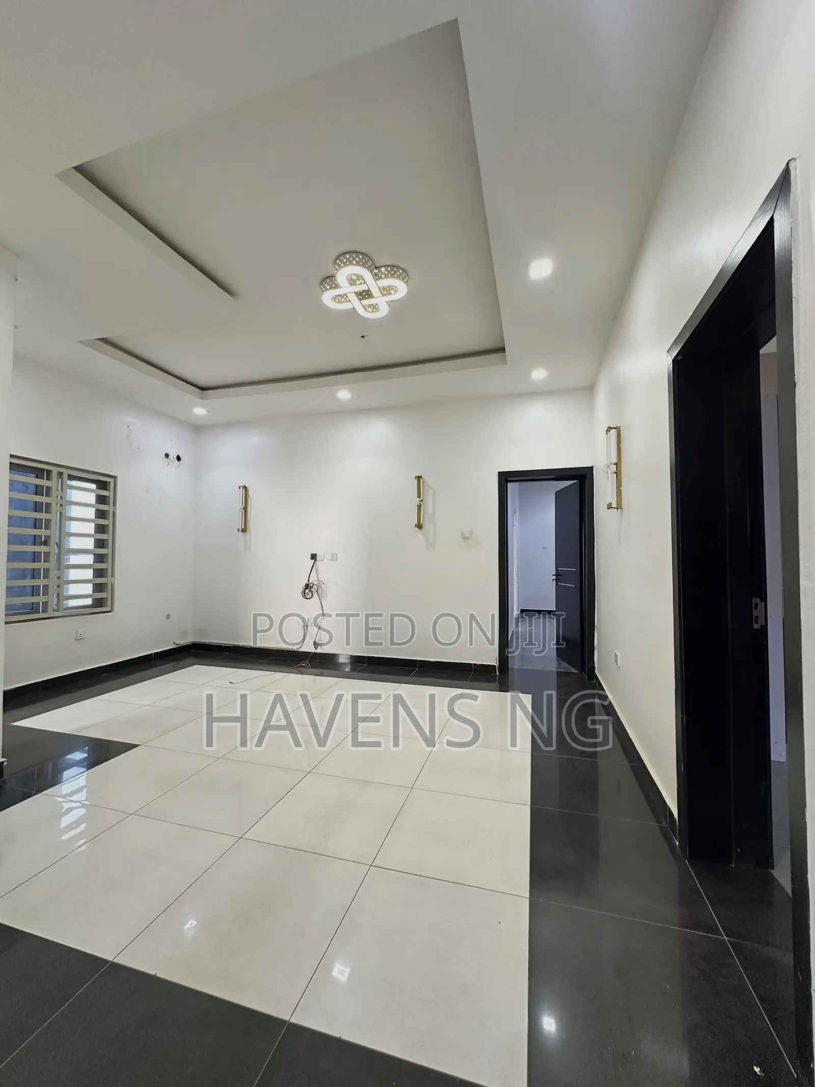 5bdrm Duplex in Apo Resettlement for sale in Apo Resettlement