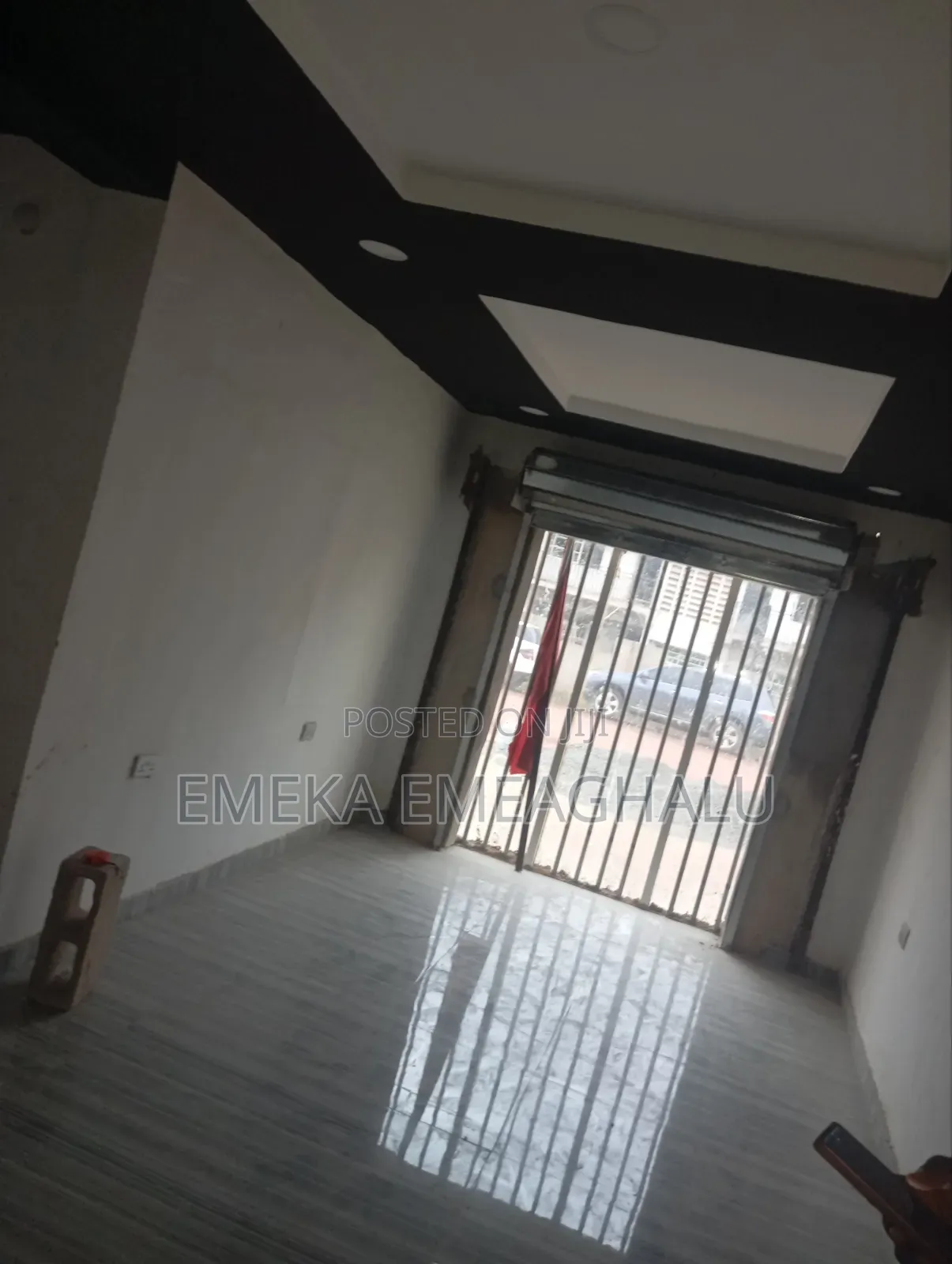 Large Office Space / Shop / Warehouse in Enugu