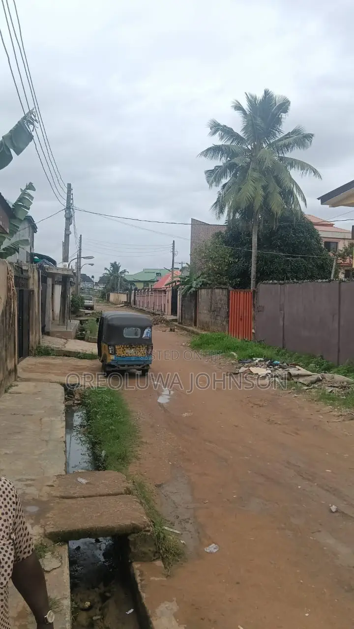 3bdrm Block of Flats in Ejigbo for sale in Ejigbo