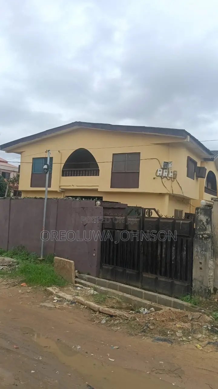 3bdrm Block of Flats in Ejigbo for sale in Ejigbo