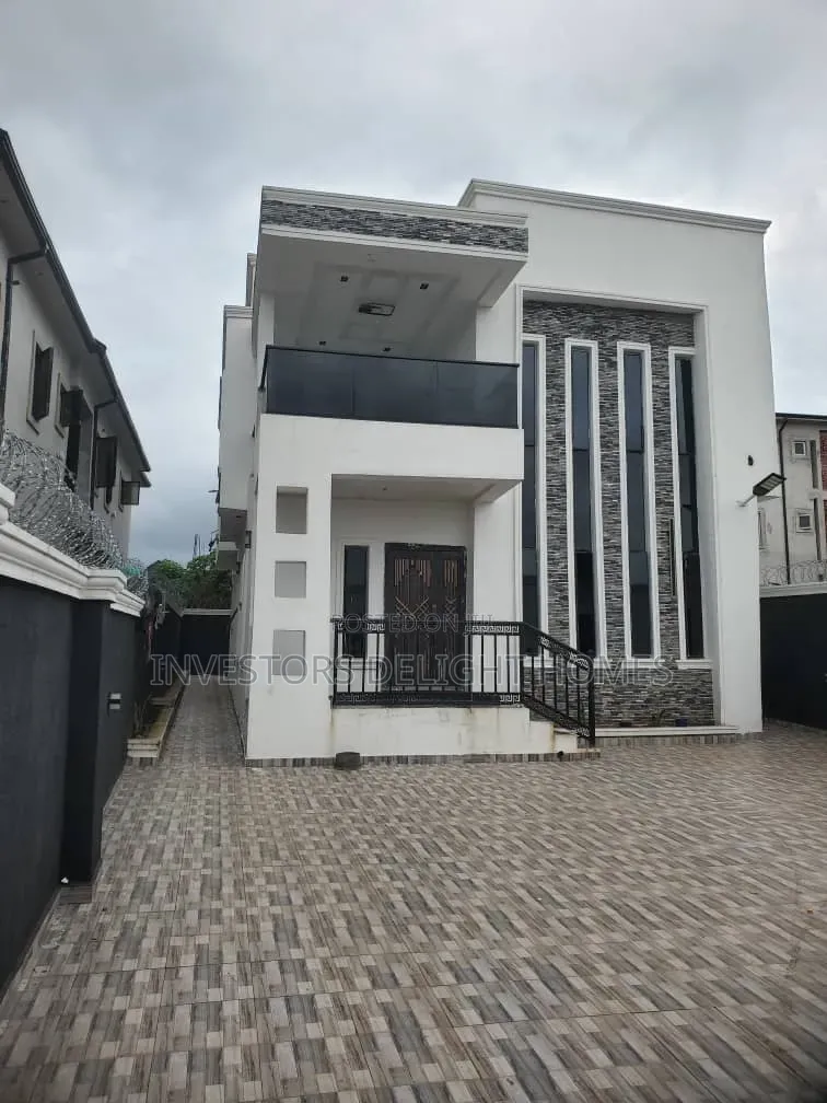 4bdrm Duplex in Airport View Estate, Oshimili North for sale in Oshimili North