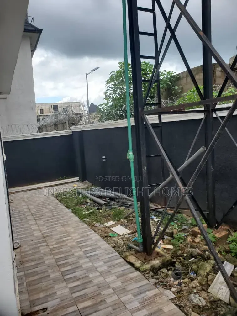 4bdrm Duplex in Airport View Estate, Oshimili North for sale in Oshimili North