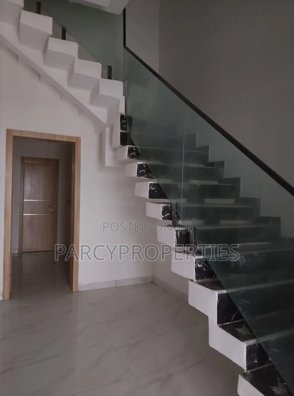 3bdrm Duplex in Lekki Expressway for sale in Lekki Expressway