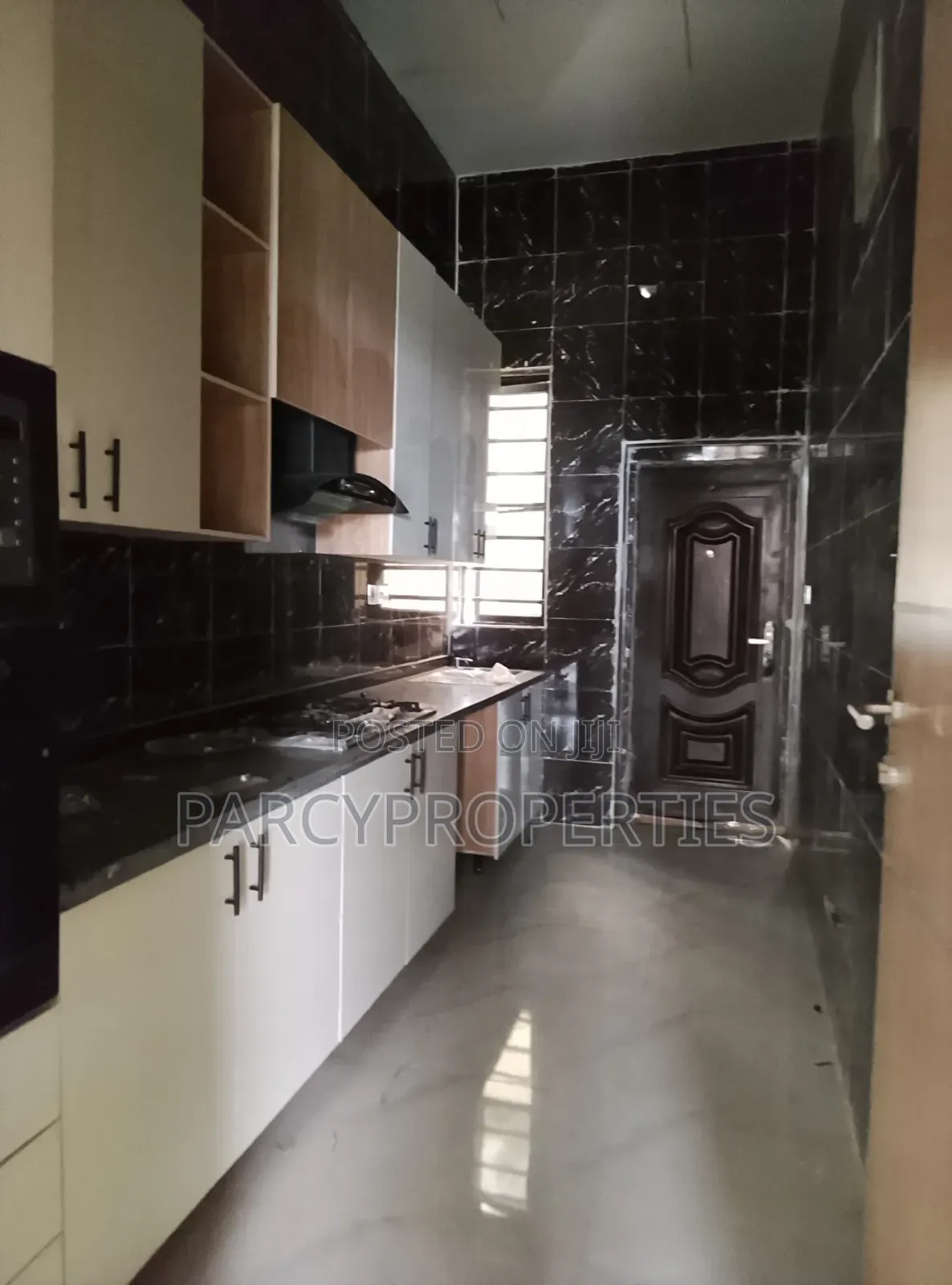 3bdrm Duplex in Lekki Expressway for sale in Lekki Expressway