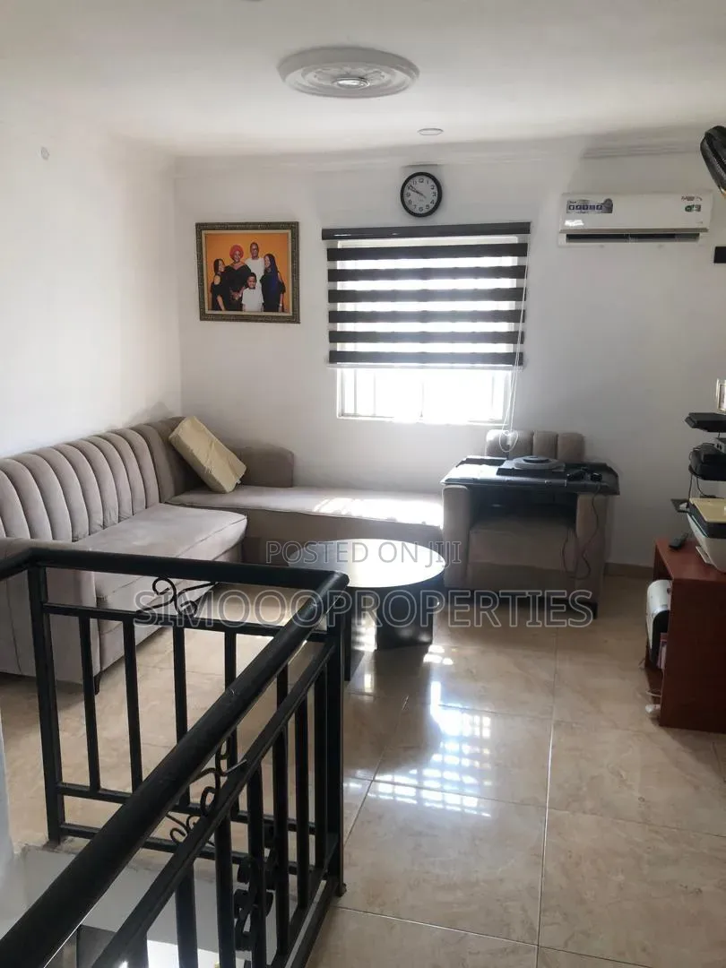 4bdrm Duplex in Ogunfayo, Awoyaya for sale in Awoyaya
