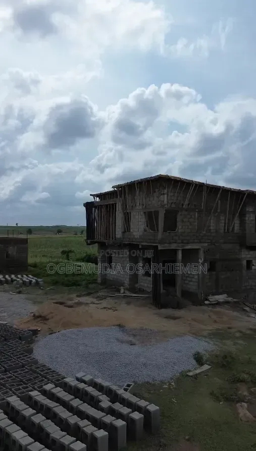 250sqm Estate Land for 4 Bedroom Terrace Duplex With RofO in Idu