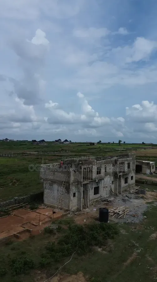 350sqm Estate Land for 3 Bedroom Semi Detached Duplex With BQ, RofO in Idu